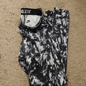 Nike printed leggings